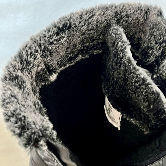 Totes Women's Weather Boots in Black/Pewter. Style E70564. Size 8. - Picture 8 of 12